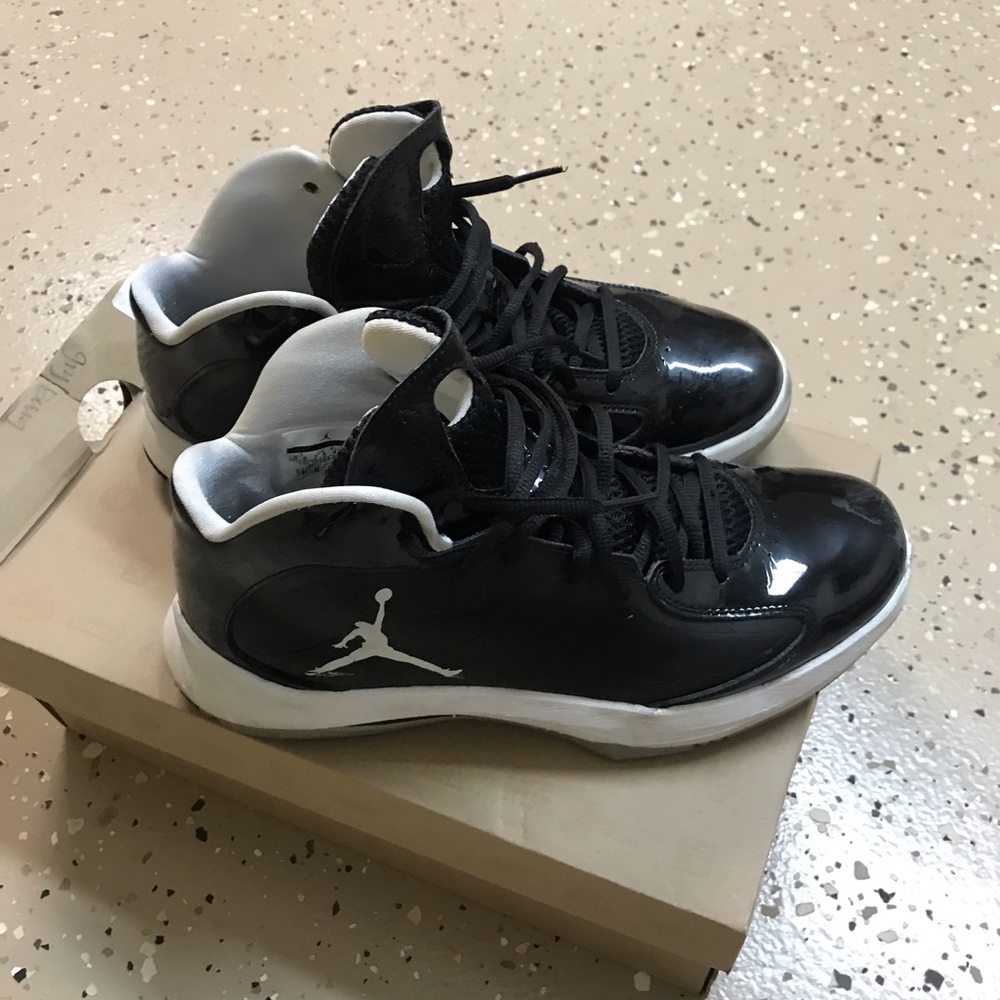 Shoes black and white